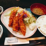 ペザント四番町 - エビフライ定食(970円)