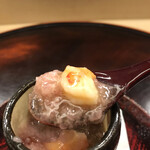 Akasaka Kikunoi - 昼懐石１３３１０円。赤蕪蒸し 海老餡かけ。赤蕪と道明寺粉を混ぜたものに海老を加えて蒸しあげ、海老の香りが高い餡をかけたものです。とーっても美味しくいただきました（╹◡╹）（╹◡╹）