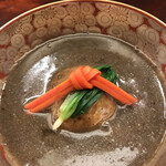 赤坂 菊乃井 - 昼懐石１３３１０円。百合根饅頭 鶉丸 フォワグラ トリュフ餡。百合根饅頭のふっくらした食感がたまりません（╹◡╹）（╹◡╹）。丸の山椒風味も良いアクセントです。