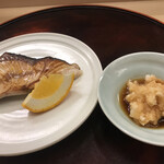 赤坂 菊乃井 - 昼懐石１３３１０円。塩鰤酒焼き 辛味大根。塩をした鰤に酒をかけながら焼き上げた品です。余分な脂が落ちて、旨味が際立つ美味しさです（╹◡╹）