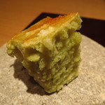 神保町 傳 - 蓼でつくった蒸しパン