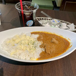 Bukku Hausu Kafe - ビーフとチーズの特製カレー1320円ドリンク付