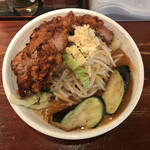 旨辛ラーメン 表裏 - 真上からもボリューミー。