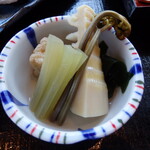 播州三木一休庵 - 小鉢（季節野菜の炊き合わせ）