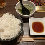 Tsukishimaya - ごはん大とスープ