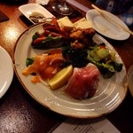 オールドジャンク - お店の自慢の料理の盛り合わせ
