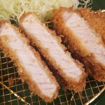 とんかつおりべ - 断面❗　ロースカツ定食　790円　ご飯おかわり自由