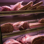 肉のオカヤマ直売所 - ※仕入れ状況により、品ぞろえ、価格等の変動がございます。