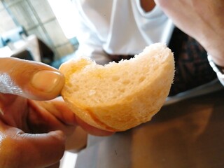 トラットリア ルチアーノ - パンの写真撮り忘れて…食べかけ(｡>﹏<｡)