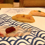 鮓 きずな - 手前から平目、鰆、太刀魚