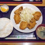 Karaage Semmonten Torikko - 唐揚げ定食（ガーリックカレー）（ライス大盛）