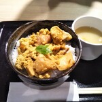 あわじ屋 - 濃厚親子丼 580円