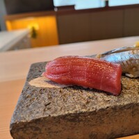 鮨処とうげ - マグロ赤身です。