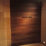 Maduro - デカイ入口自動ドア。