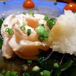 焼鳥・元気 - 播州地鶏 炙りむね肉たたき５８０円です。
      最後にサッパリとした物も食べましょうって事でオーダーしました。
      ワインとバッチリ合いましたよ。
      満足、満足っと。