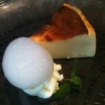 lien - ベイクドチーズとヨーグルトアイスとレモンの泡