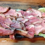 もつ焼 まるい - ローストビーフ