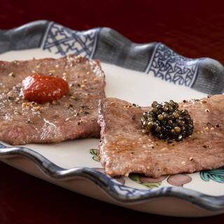 一押し【梅コース】世界三大珍味と和牛のマリアージュが楽しめる