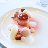 フィリップ・ミル 東京 - デセール　苺と柚子の香り　ヨーグルトのソルベ