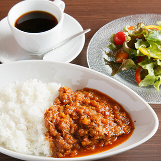 We also have a full lunch menu, including Yamagata beef curry!