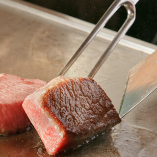 Only carefully selected A5 and A4 rank female cows from Yamagata beef are used.