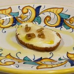 마스카르 포네 치즈와 호두의 크로스티니 꿀 가케 (4 장 첨부)