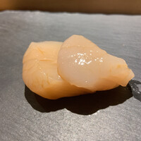 SUSHI TOKYO TEN、 新宿店 - 帆立