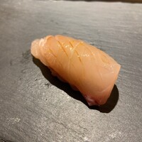 SUSHI TOKYO TEN、 新宿店 - カンパチ