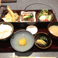 すきやきしゃぶしゃぶ 神戸牛 石田 ハービスPLAZA店 - 石田御膳。1000円税込