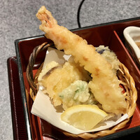 すきやきしゃぶしゃぶ 神戸牛 石田 ハービスPLAZA店 - 天ぷら。梅塩で