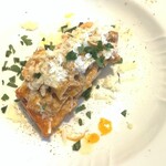 La Brianza - モツバーガーpanino con la milza のアレンジ版。ポーション小さめお願いしていたのでこの形で。やわらかモツ煮込み想像以上にすっきり後味、絶品！ まだ調整中とのお話でさらに進化中だった日