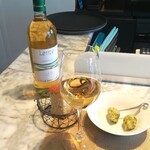 La Brianza - お料理に合わせて選んで下さったワインサレントビアンコ、すっきりナチュラルさが感じられる味わい。お料理とよく合いとても楽しめました。