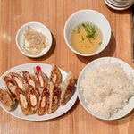 ぎょうざいってん - 餃子定食 ¥690