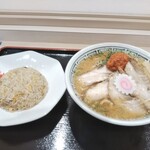 ちゃーしゅうや武蔵 - 