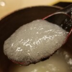 道人 - ①蕪餡(利尻昆布出汁)掛け
      摺り卸して加熱して練ったのでしょうか？
      これも蕪の優しい甘みと利尻昆布の出汁が絶妙にマッチしています。
      奥井海生堂の一級利尻昆布だと思う。