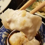 道人 - ③虎河豚(兵庫県淡路島産、4.2kg、6時間前〆)、石焼き、白子ポン酢
      ジュッと石焼きした虎河豚を白子ポン酢に絡めて頂くと旨み&コクとろで昇天しそうに・・・