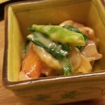 道人 - ⑥赤貝(大分県産)と分葱のぬた味噌和え
      赤貝も鮮度の良く臭みゼロ、且つ、コリッ感と旨みのバランスが抜群。
      そのまま出してもメチャうまなのに一手間入れてコース全体のバランスを取ってます。流石！ 