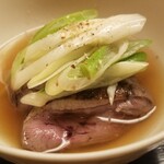 道人 - ⑨鴨(岐阜県産、網獲り鴨)、九条葱(京都府産)の鍋
      滋養に富み軟らかな肉質とコクのある脂が魅力
      定番の鴨鍋なのに何処とも違うのは何故？
      考えるのが馬鹿馬鹿しくなるほど美味しい。
