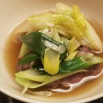 道人 - ⑨鴨(岐阜県産、網獲り鴨)、九条葱(京都府産)の鍋
      鴨と鴨の滋味が染み込んだ九条葱、至福に至る道標。
      もうどうにも止まらない。