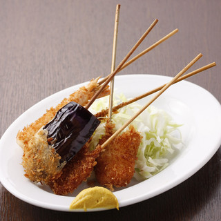 葉牡丹の名物、串カツを食べてよ。