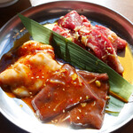 十勝ハーブ牛焼肉 MONMOM - 十勝ハーブ牛 　ホルモン&カルビ ランチ ¥1,400（税込）