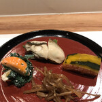 曙橋 かず - 軽めのコース５５００円。牡蠣オイル煮、かぼちゃ煮、ウドきんぴら、金柑の白和え。五味のバランスが素晴らしいです。中でも、金柑の白和えが、絶妙な美味しさです（╹◡╹）（╹◡╹）