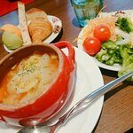 MEAT DINING River：Ve - スープランチ＆ビュッフェ✨お冷はデトックスウォーターです。