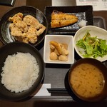 Hana Kotoba - さばと唐揚げ定食(800円)です。