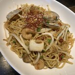 エスニックバル トリッシュ - インドネシア風焼きそば