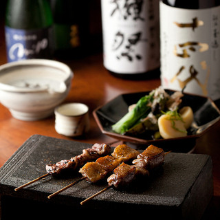 Hinaichi - 肉汁がジュワ〜っと溢れ出す“比内地鶏の焼き鳥”と季節に合わせて店主が厳選する“日本酒”で素敵なお時間をお過ごし下さい。
