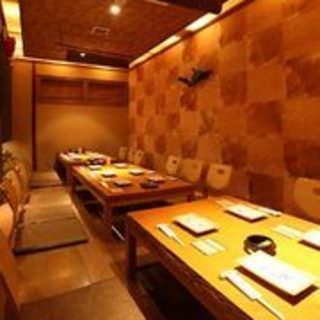 ≪Semi-private rooms available≫ High-quality Japanese space filled with the warmth of wood