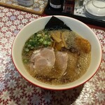 虎右ヱ門 - 焼豚も柔らかくて臭みなし
言うことなしの優等生タイプ