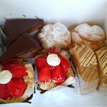 巴裡 小川軒 新橋店 - ケーキ4種　ややアップ