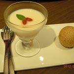 京鼎樓 - ランチ「レディースセット」杏仁豆腐とゴマ団子